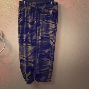 Camo Capri jogger style
